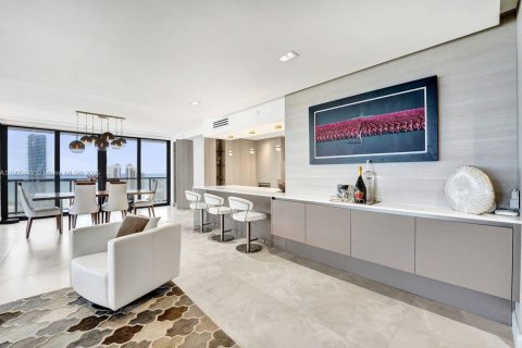 Copropriété à vendre à Aventura, Floride: 4 chambres, 219.25 m2 № 1966332 - photo 13