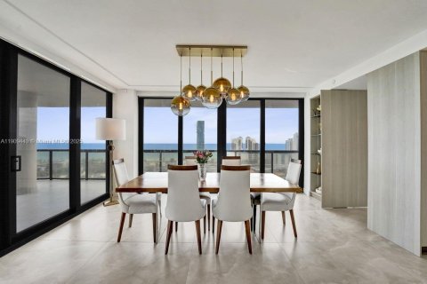 Copropriété à vendre à Aventura, Floride: 4 chambres, 219.25 m2 № 1966332 - photo 17