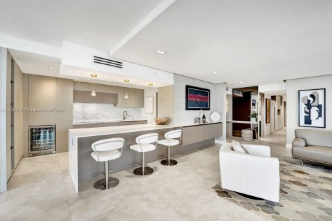 Copropriété à vendre à Aventura, Floride: 4 chambres, 219.25 m2 № 1966332 - photo 14