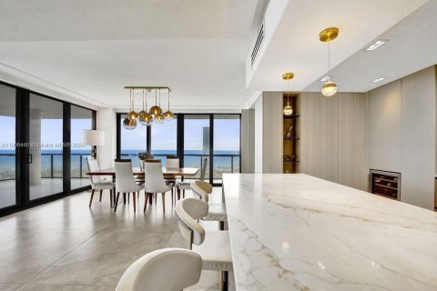 Copropriété à vendre à Aventura, Floride: 4 chambres, 219.25 m2 № 1966332 - photo 16