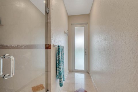 Купить виллу или дом в Майами, Флорида 4 спальни, 212.1м2, № 1714867 - фото 16
