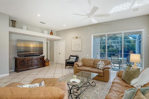 House in Bradenton, Florida 2 bedrooms, 199.46 sq.m. № 2212755 - photo 23