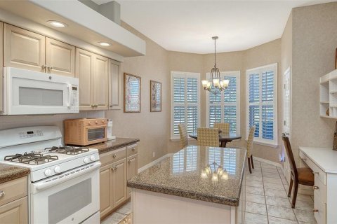 House in Bradenton, Florida 2 bedrooms, 199.46 sq.m. № 2212755 - photo 5