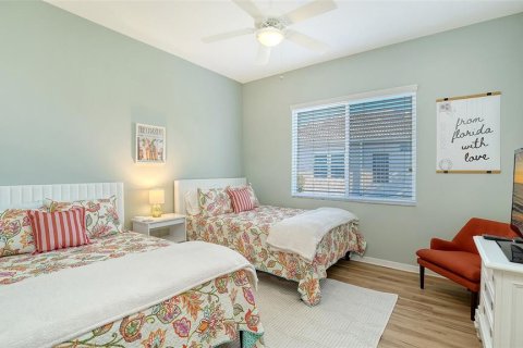 House in Bradenton, Florida 2 bedrooms, 199.46 sq.m. № 2212755 - photo 26