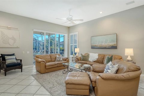 House in Bradenton, Florida 2 bedrooms, 199.46 sq.m. № 2212755 - photo 24