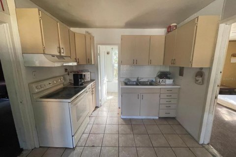 Propiedad comercial en venta en Daytona Beach, Florida, 4 dormitorios, 209.59 m2 № 1917753 - foto 10