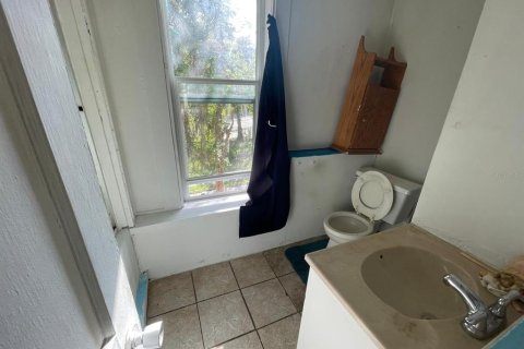 Propiedad comercial en venta en Daytona Beach, Florida, 4 dormitorios, 209.59 m2 № 1917753 - foto 11
