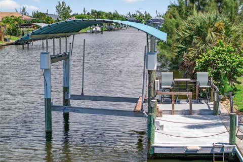 House in Port Charlotte, Florida 3 bedrooms, 148.92 sq.m. № 1873455 - photo 24