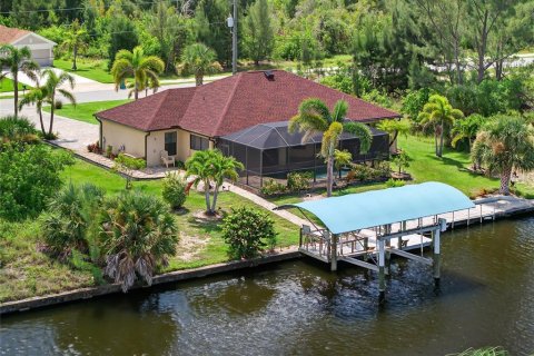 House in Port Charlotte, Florida 3 bedrooms, 148.92 sq.m. № 1873455 - photo 27