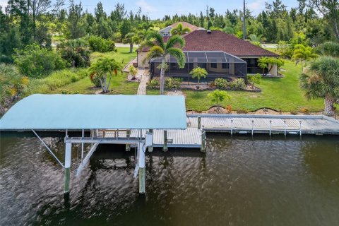 House in Port Charlotte, Florida 3 bedrooms, 148.92 sq.m. № 1873455 - photo 26