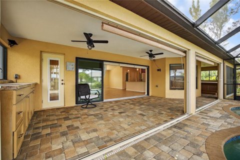 House in Port Charlotte, Florida 3 bedrooms, 148.92 sq.m. № 1873455 - photo 18