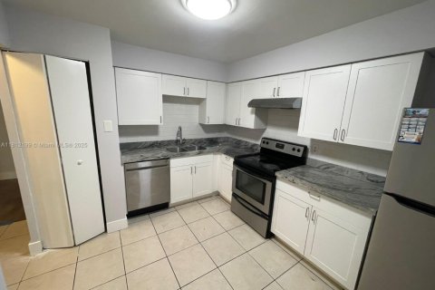 Condo in Miramar, Florida, 2 bedrooms  № 1874636 - photo 7