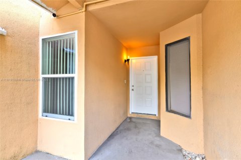 Condo in Miramar, Florida, 2 bedrooms  № 1874636 - photo 24
