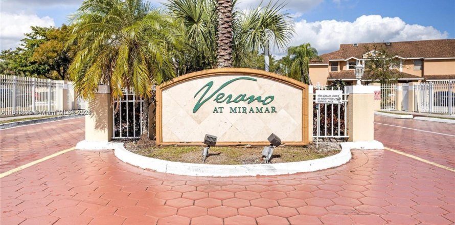Condo in Miramar, Florida, 2 bedrooms № 1874636