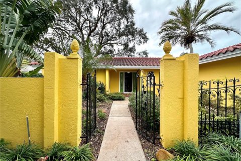 Villa ou maison à louer à Sarasota, Floride: 3 chambres, 165.27 m2 № 2119365 - photo 2