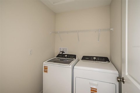 Casa en venta en Haines City, Florida, 5 dormitorios, 229.47 m2 № 2151325 - foto 24