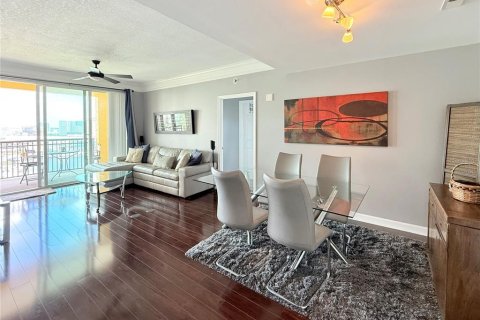 Apartamento en alquiler en Tampa, Florida, 2 dormitorios, 94.95 m2 № 1899157 - foto 4