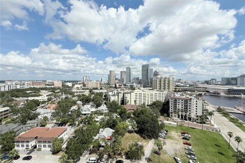 Apartamento en alquiler en Tampa, Florida, 2 dormitorios, 94.95 m2 № 1899157 - foto 3