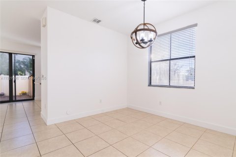 Villa ou maison à vendre à Tamarac, Floride: 3 chambres, 150.32 m2 № 1988522 - photo 7