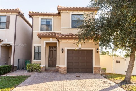 Villa ou maison à vendre à Tamarac, Floride: 3 chambres, 150.32 m2 № 1988522 - photo 1