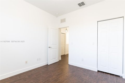 Villa ou maison à vendre à Tamarac, Floride: 3 chambres, 150.32 m2 № 1988522 - photo 16