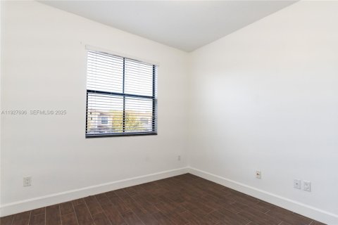 Villa ou maison à vendre à Tamarac, Floride: 3 chambres, 150.32 m2 № 1988522 - photo 14