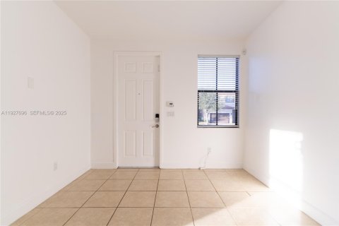 Villa ou maison à vendre à Tamarac, Floride: 3 chambres, 150.32 m2 № 1988522 - photo 8