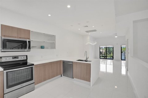 Townhouse in Pompano Beach, Florida 3 bedrooms, 177.16 sq.m. № 1981409 - photo 15