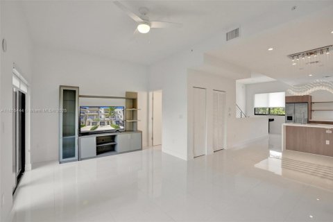 Townhouse in Pompano Beach, Florida 3 bedrooms, 177.16 sq.m. № 1981409 - photo 23