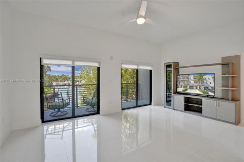 Townhouse in Pompano Beach, Florida 3 bedrooms, 177.16 sq.m. № 1981409 - photo 21