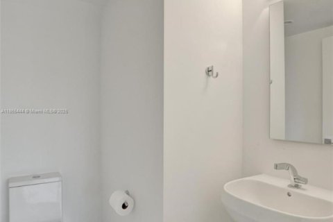 Townhouse in Pompano Beach, Florida 3 bedrooms, 177.16 sq.m. № 1981409 - photo 27