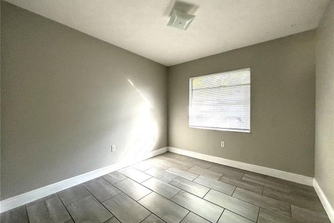 Commercial property in Tampa, Florida 4 bedrooms, 130.43 sq.m. № 1882754 - photo 6