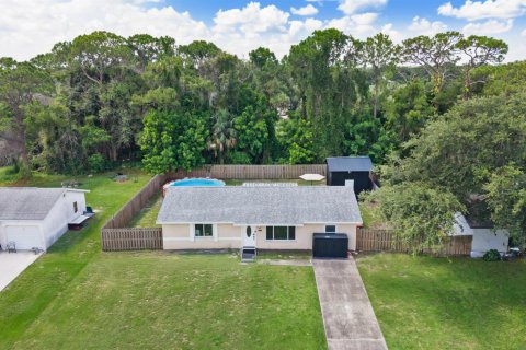House in Vero Beach, Florida 3 bedrooms, 111.48 sq.m. № 2242339 - photo 23