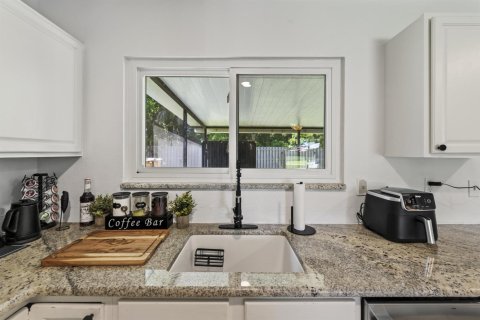 House in Vero Beach, Florida 3 bedrooms, 111.48 sq.m. № 2242339 - photo 16