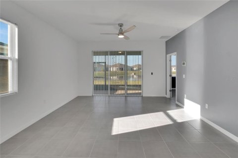 Casa en alquiler en Plant City, Florida, 3 dormitorios, 140.56 m2 № 2285636 - foto 4