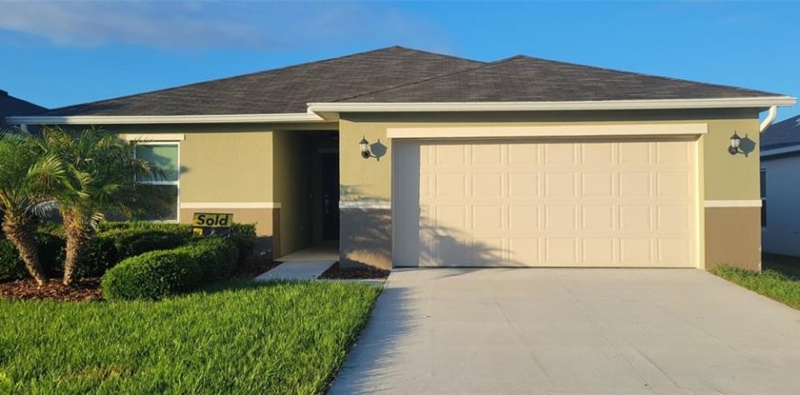 Villa ou maison à Clermont, Floride 3 chambres, 161.93 m2 № 2109250