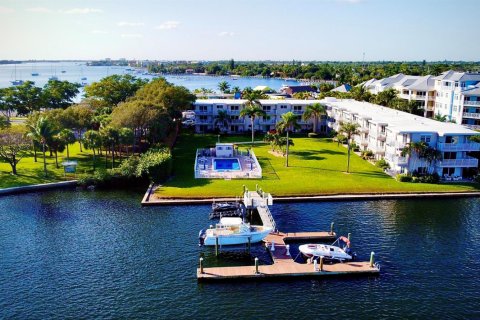Copropriété à louer à Lantana, Floride: 2 chambres, 83.52 m2 № 2193465 - photo 2