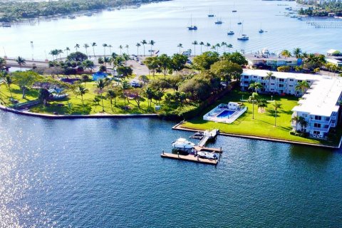 Copropriété à louer à Lantana, Floride: 2 chambres, 83.52 m2 № 2193465 - photo 12