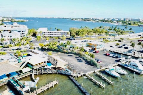 Copropriété à louer à Lantana, Floride: 2 chambres, 83.52 m2 № 2193465 - photo 10