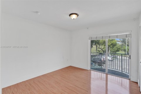 Condominio en alquiler en Miami, Florida, 2 dormitorios, 86.21 m2 № 2086148 - foto 19