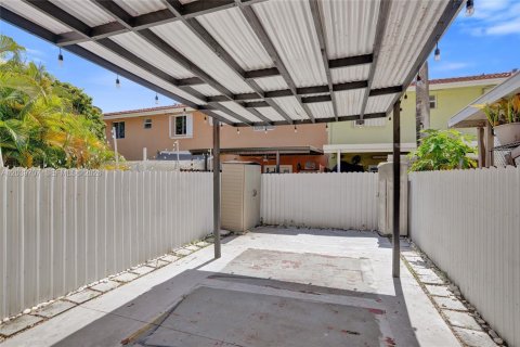 Condominio en alquiler en Miami, Florida, 2 dormitorios, 86.21 m2 № 2086148 - foto 28
