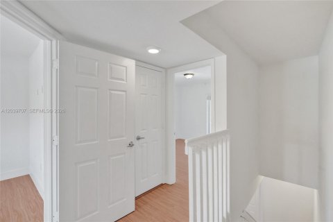 Condominio en alquiler en Miami, Florida, 2 dormitorios, 86.21 m2 № 2086148 - foto 12