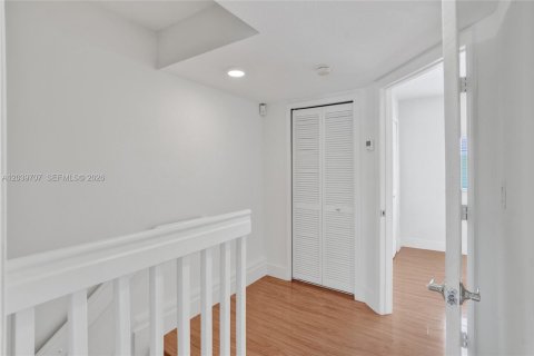 Condominio en alquiler en Miami, Florida, 2 dormitorios, 86.21 m2 № 2086148 - foto 26