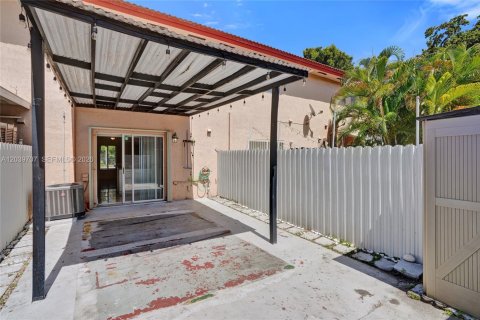 Condominio en alquiler en Miami, Florida, 2 dormitorios, 86.21 m2 № 2086148 - foto 30