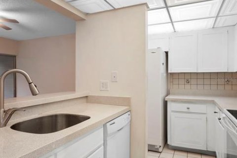 Condominio en venta en Deltona, Florida, 2 dormitorios, 83.33 m2 № 2144664 - foto 27