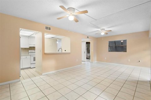Condominio en venta en Deltona, Florida, 2 dormitorios, 83.33 m2 № 2144664 - foto 23