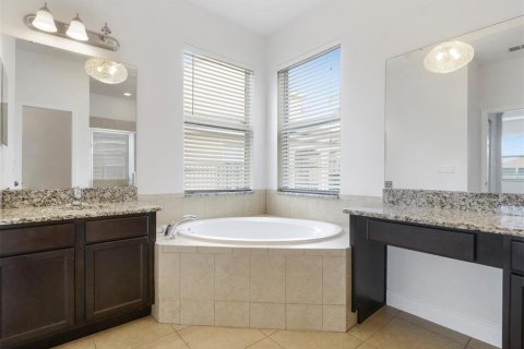 Casa en alquiler en Kissimmee, Florida, 4 dormitorios, 209.12 m2 № 2092721 - foto 15