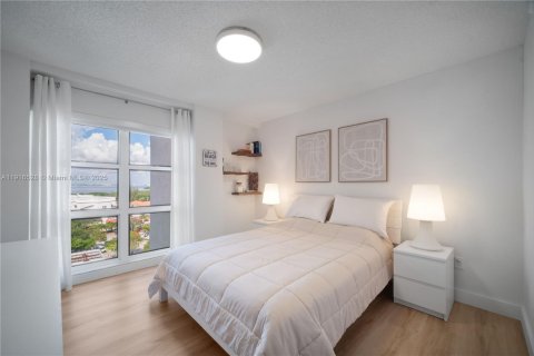 Снять в аренду кондоминиум в Ки-Бискейн, Флорида 2 спальни, 102.66м2, № 1972025 - фото 24