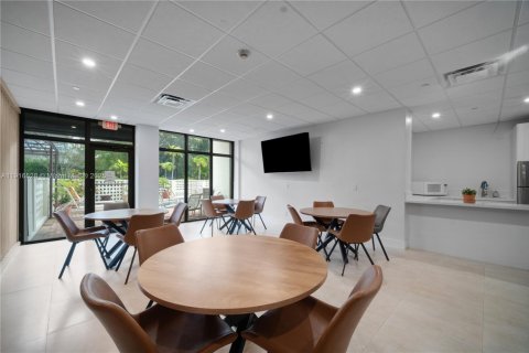 Снять в аренду кондоминиум в Ки-Бискейн, Флорида 2 спальни, 102.66м2, № 1972025 - фото 29