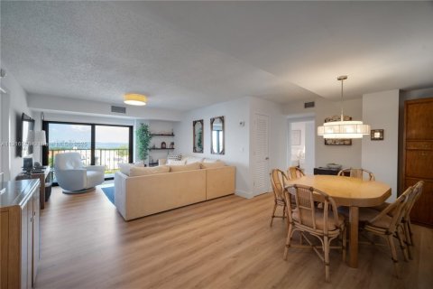 Снять в аренду кондоминиум в Ки-Бискейн, Флорида 2 спальни, 102.66м2, № 1972025 - фото 5